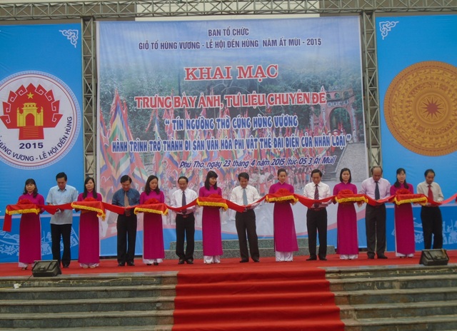 ການເຄື່ອນໄຫວຕ່າງໆມຸ່ງໄປເຖິງງານບຸນໄຫວ້ບູຊາເຈົ້າຊີວິດຮຸ່ງ - ງານບຸນ ວິຫານຮຸ່ງ 2015